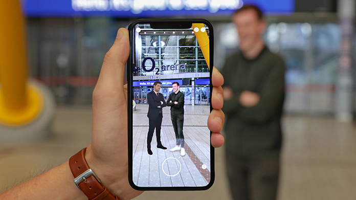 Fans of Michael Bublé using The O2 app to take pictures and vid